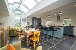 Panoramic Views & Spacious Living by LetMeStay